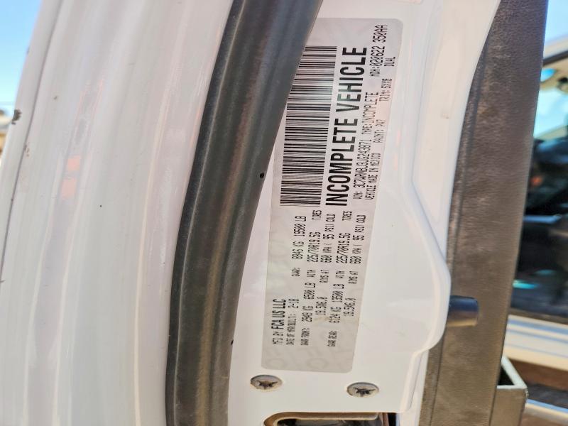53344656 :رقم المزاد ، 3C7WRNBJ3JG243871 vin ، 2018 Ram 5500 مزاد بيع