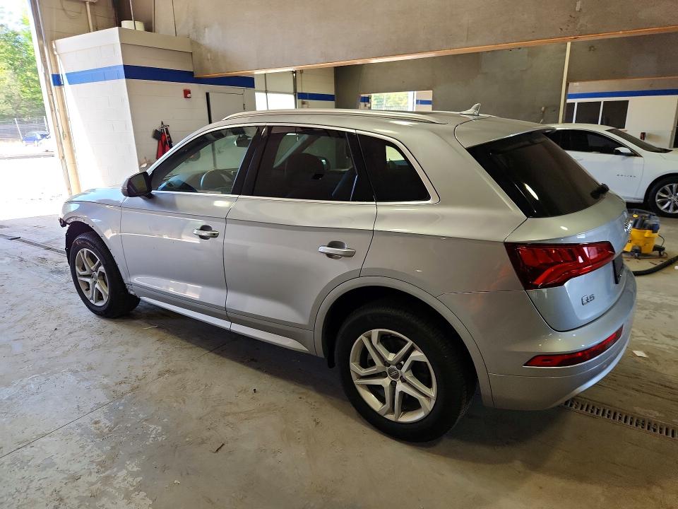 51879866 :رقم المزاد ، WA1BNAFY7J2228400 vin ، 2018 Audi Q5 مزاد بيع