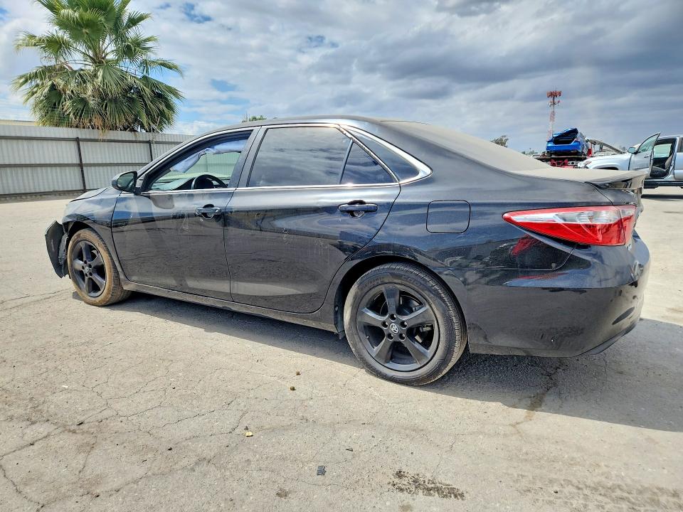 54791706 :رقم المزاد ، 4T1BF1FK9HU621453 vin ، 2017 Toyota Camry مزاد بيع