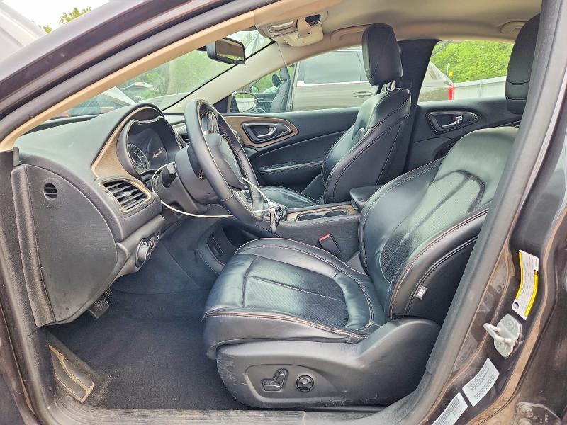 52459496 :رقم المزاد ، 1C3CCCCB9FN528168 vin ، 2015 Chrysler 200 مزاد بيع