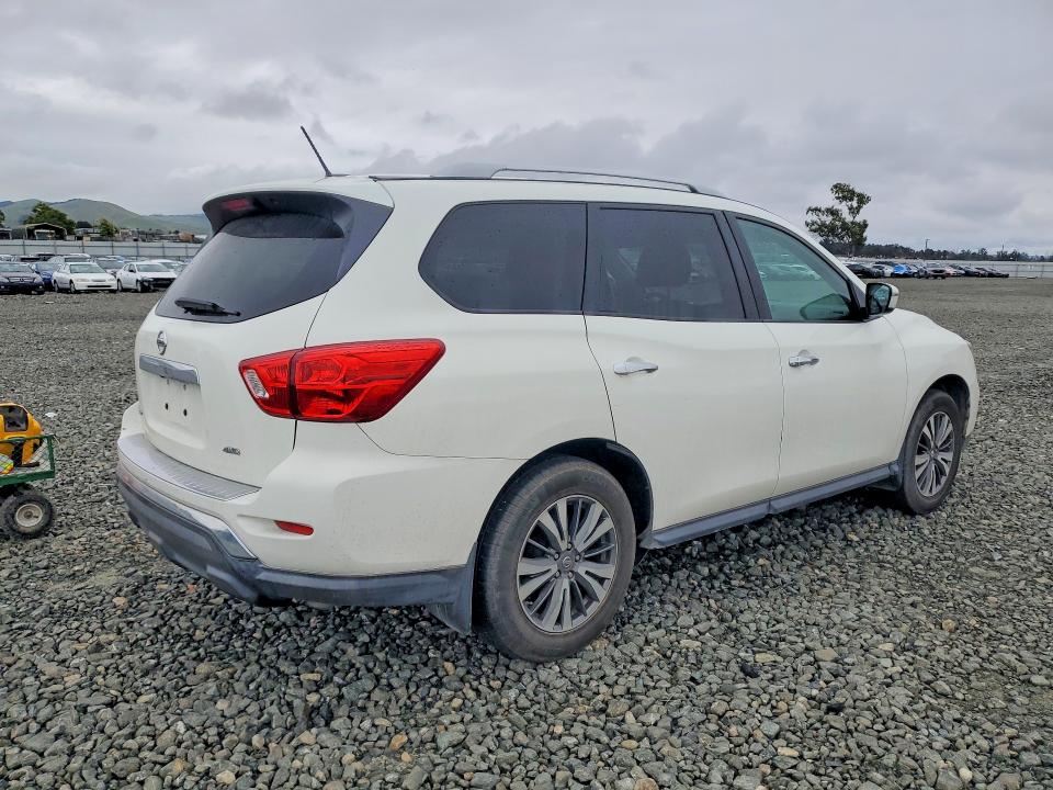 52259116 :رقم المزاد ، 5N1DR2MM4HC619657 vin ، 2017 Nissan Pathfinder مزاد بيع