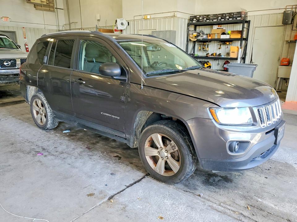2017 Jeep Compass მანქანა იყიდება აუქციონზე, vin: 1C4NJDBB1HD142984, აუქციონის ნომერი: 52425486