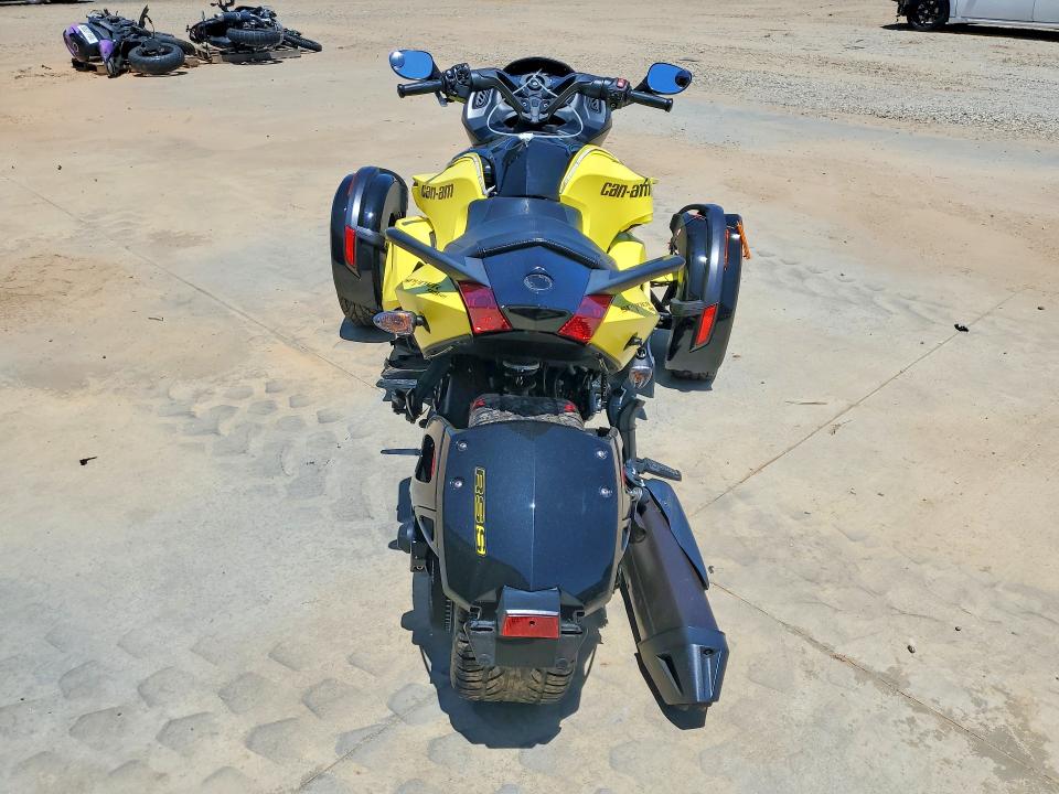 52271496 :رقم المزاد ، 2BXNABC16EV001211 vin ، 2014 Can-am Spyder Roadster مزاد بيع