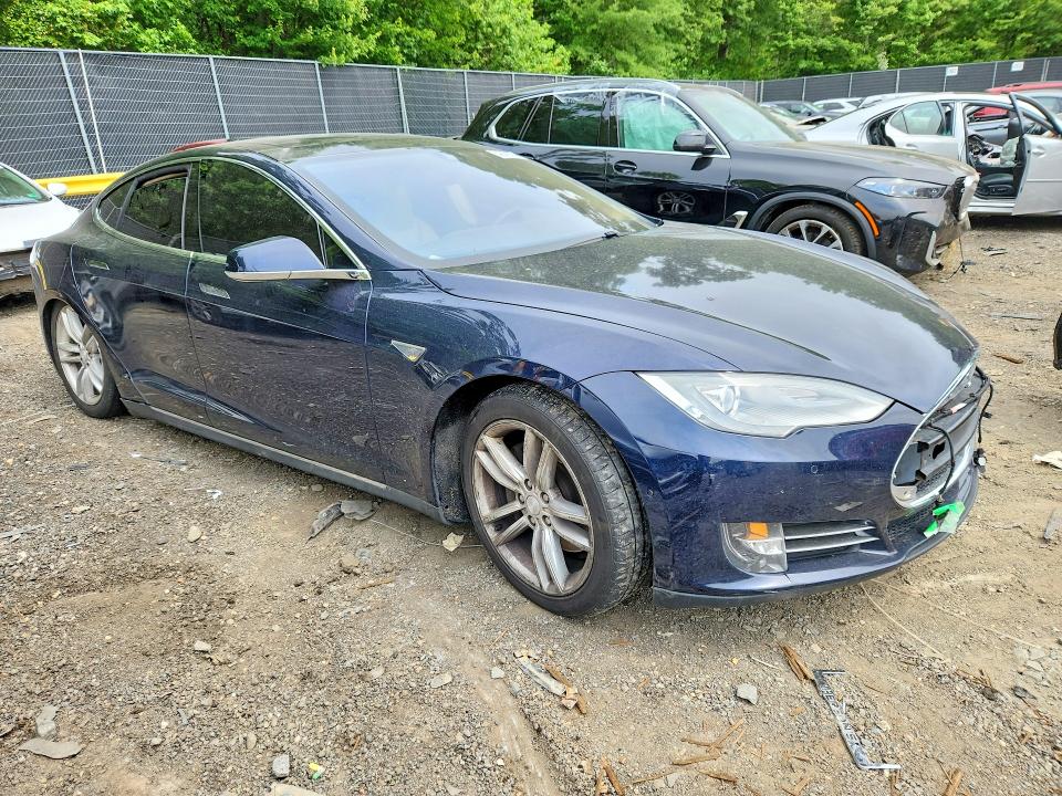 54342186 :رقم المزاد ، 5YJSA1H22FFP74892 vin ، 2015 Tesla Model S مزاد بيع