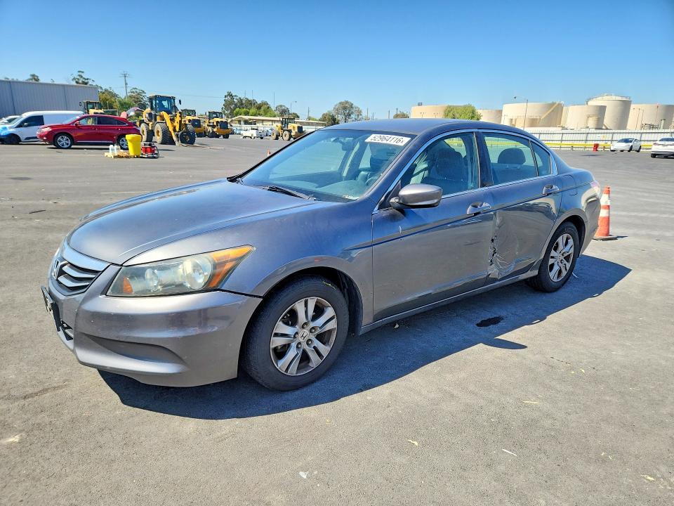 52964116 :رقم المزاد ، 1HGCP2F65BA028472 vin ، 2011 Honda Accord مزاد بيع