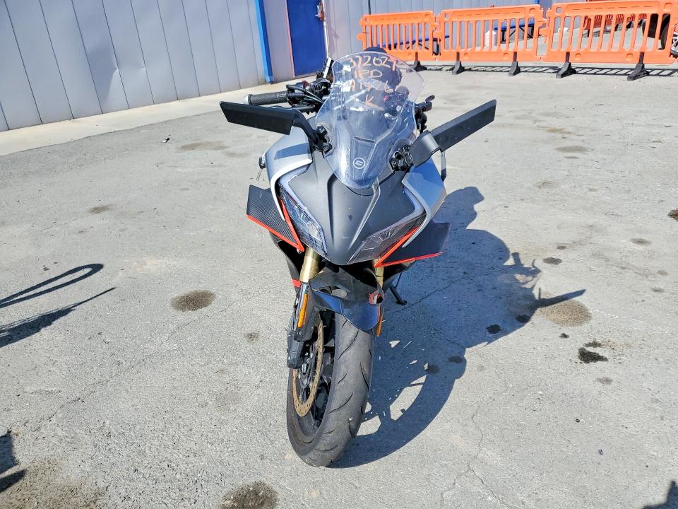 52396616 :رقم المزاد ، LCEPESLA6S6002268 vin ، 2025 Cf Moto 450ss مزاد بيع