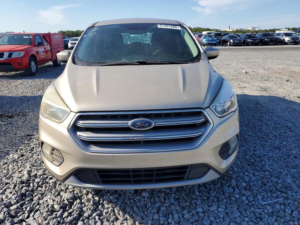 51451486 :رقم المزاد ، 1FMCU0GD2HUC19410 vin ، 2017 Ford Escape مزاد بيع