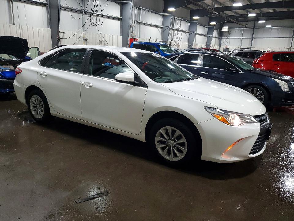54303206 :رقم المزاد ، 4T1BF1FK3HU667425 vin ، 2017 Toyota Camry مزاد بيع