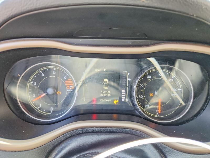 54465286 :رقم المزاد ، 1C4PJLCB1JD563742 vin ، 2018 Jeep Cherokee مزاد بيع