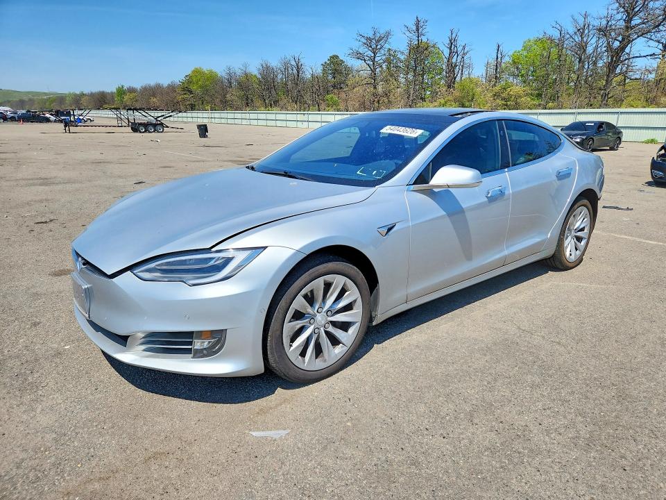 Продаж на аукціоні авто 2017 Tesla Model S, vin: 5YJSA1E2XHF230373, номер лоту: 54043626