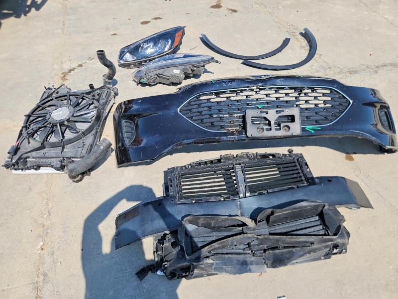 54866636 :رقم المزاد ، 1FMCU0G64LUB89613 vin ، 2020 Ford Escape مزاد بيع