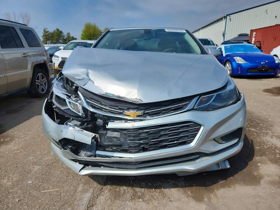 52959516 :رقم المزاد ، 1G1BE5SMXH7227358 vin ، 2017 Chevrolet Cruze مزاد بيع