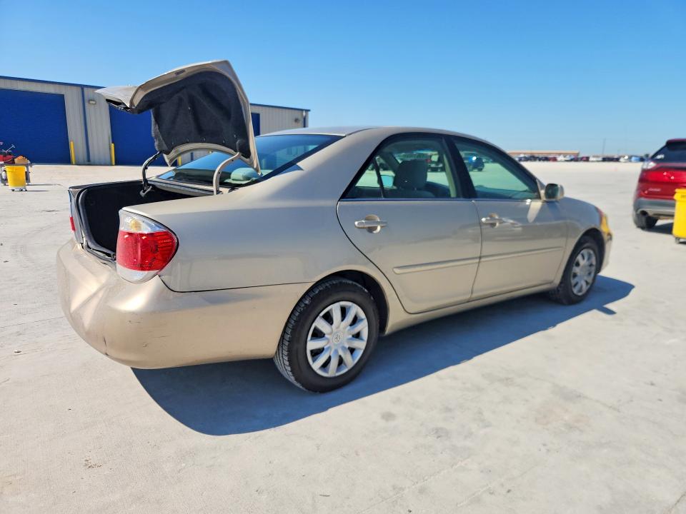 53628856 :رقم المزاد ، 4T1BE30K45U053308 vin ، 2005 Toyota Camry مزاد بيع