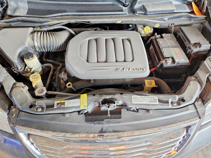 53701406 :رقم المزاد ، 2C4RC1BG4GR302048 vin ، 2016 Chrysler Town & Country مزاد بيع