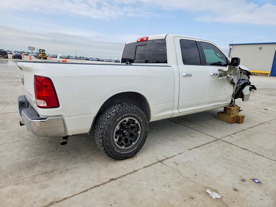 53048106 :رقم المزاد ، 1C6RR6GG3JS317562 vin ، 2018 Ram 1500 مزاد بيع