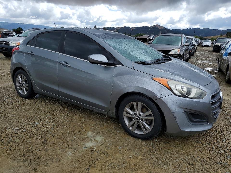 55441286 :رقم المزاد ، KMHD35LH5HU381397 vin ، 2017 Hyundai Elantra Gt مزاد بيع