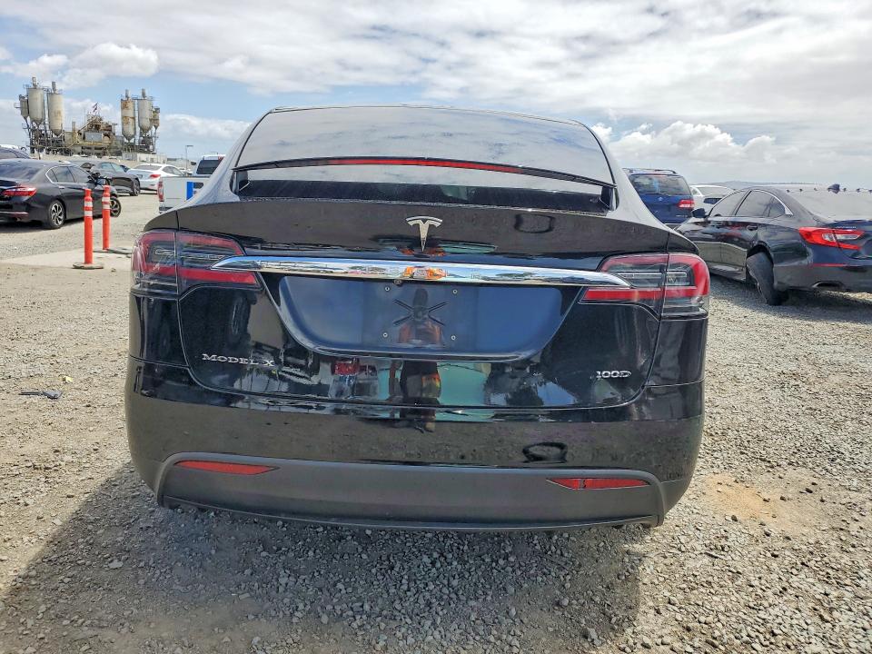 Продажа на аукционе авто 2018 Tesla Model X, vin: 5YJXCAE26JF119891, номер лота: 55044826