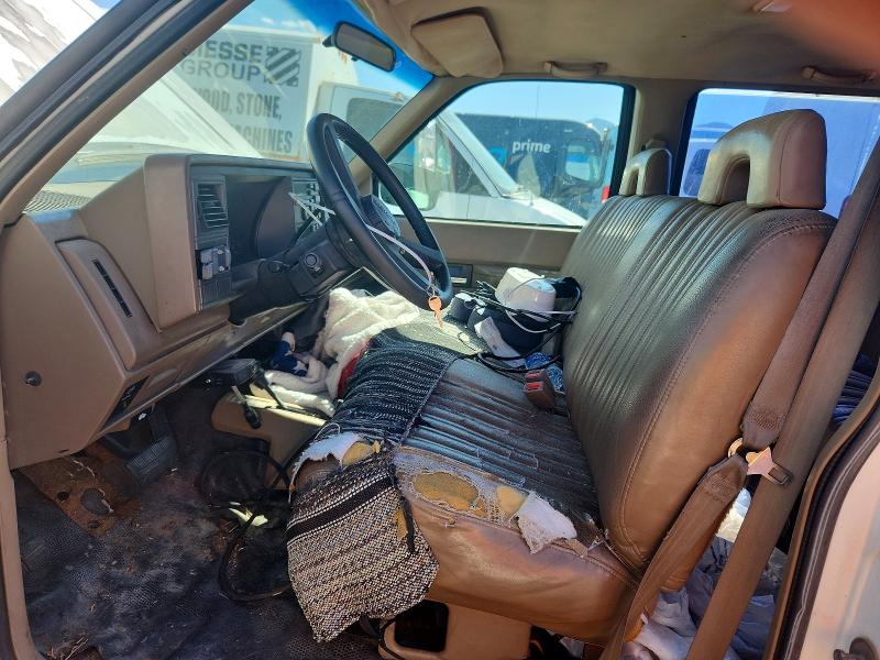 Продажа на аукционе авто 1993 Chevrolet Suburban, vin: 1GNGK26K5PJ362270, номер лота: 53302236