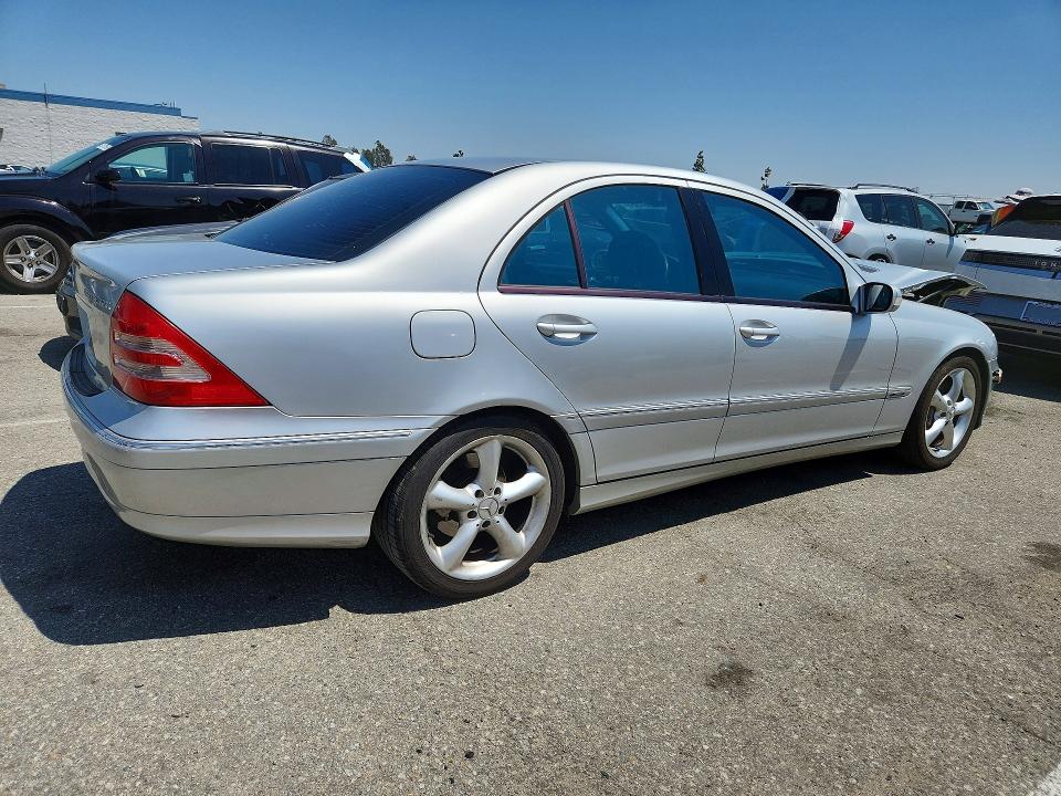 Aukcja sprzedaży 2004 Mercedes-benz C, vin: WDBRF40JX4F549745, numer aukcji: 52204586