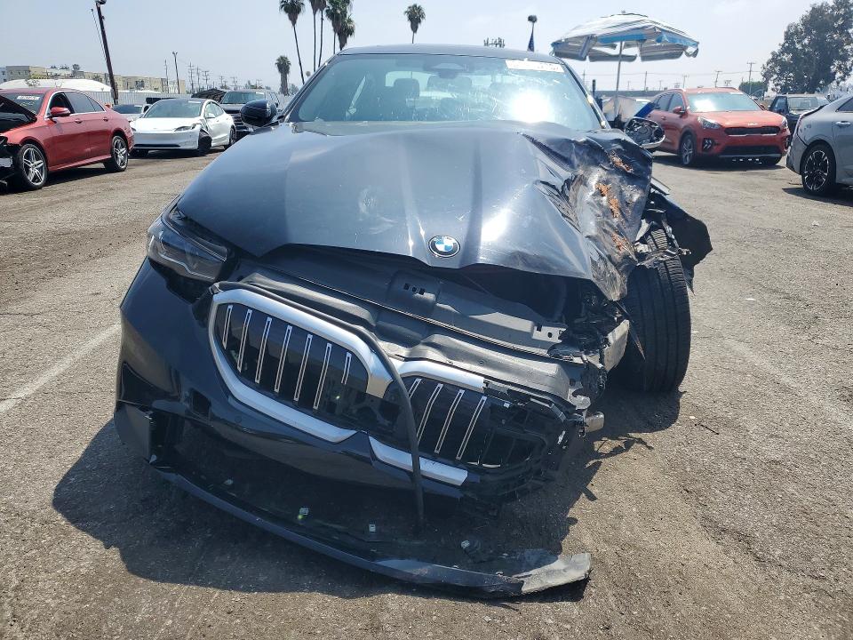 53054726 :رقم المزاد ، WBA43FJ05SCU25013 vin ، 2025 Bmw 530 مزاد بيع