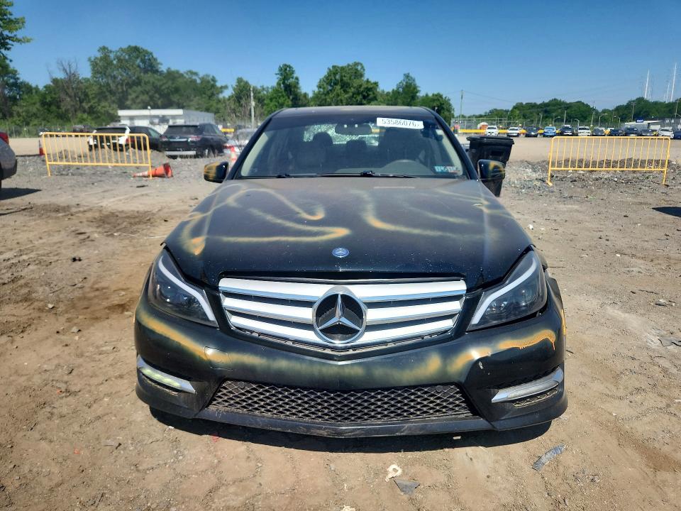 2013 Mercedes-benz C მანქანა იყიდება აუქციონზე, vin: WDDGF4HB0DR243101, აუქციონის ნომერი: 53586076