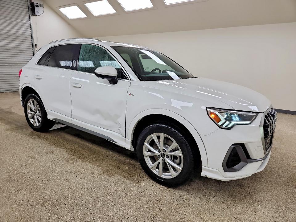 52585906 :رقم المزاد ، WA1DECF35S1015302 vin ، 2025 Audi Q3 مزاد بيع
