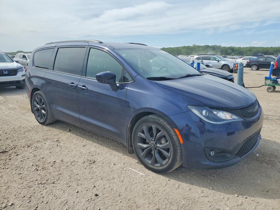 Продажа на аукционе авто 2018 Chrysler Pacifica, vin: 2C4RC1EGXJR321822, номер лота: 51971586