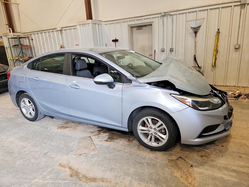 54329866 :رقم المزاد ، 1G1BE5SM5H7228093 vin ، 2017 Chevrolet Cruze مزاد بيع