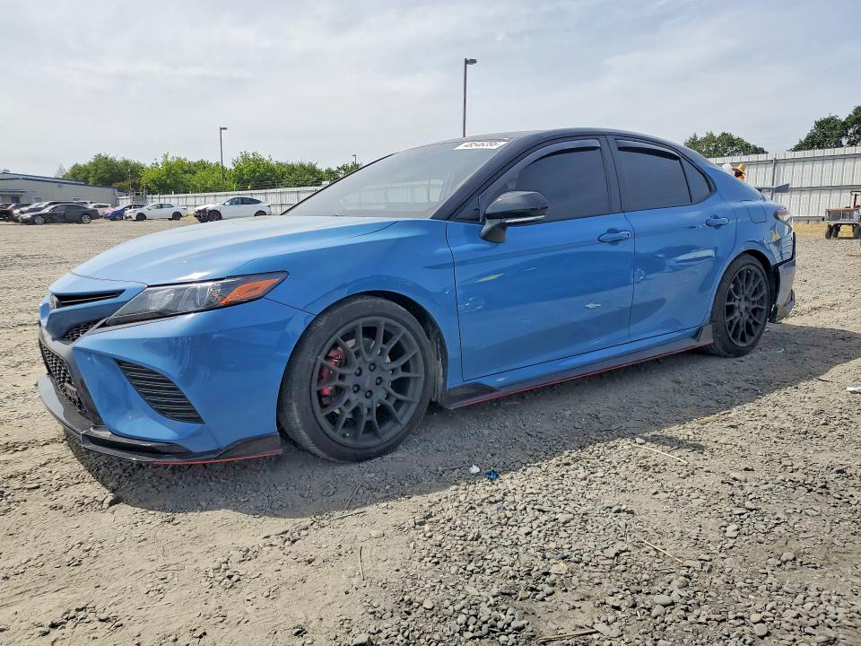 48546396 :رقم المزاد ، 4T1KZ1AK1NU068078 vin ، 2022 Toyota Camry مزاد بيع