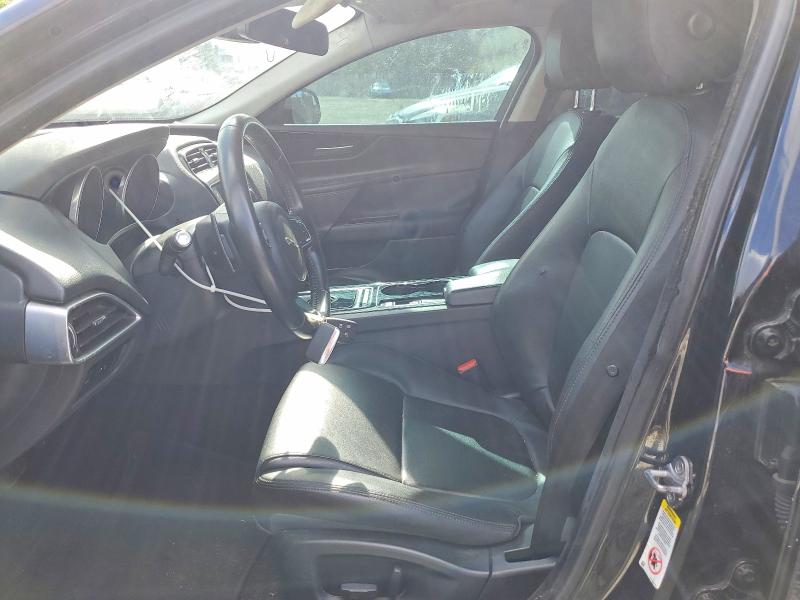 54880076 :رقم المزاد ، SAJAR4BG5HA958845 vin ، 2017 Jaguar Xe مزاد بيع