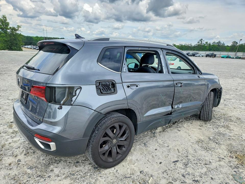 Продажа на аукционе авто 2022 Volkswagen Taos, vin: 3VVLX7B21NM066224, номер лота: 54960326