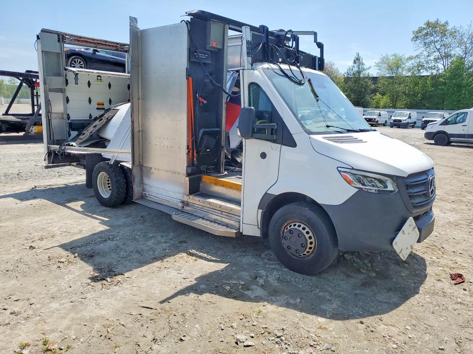 51133226 :رقم المزاد ، W1X9K2319PN255972 vin ، 2023 Mercedes Benz Sprinter مزاد بيع