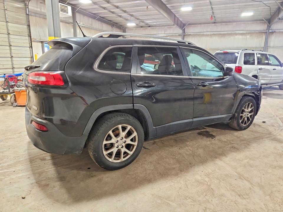 52647946 :رقم المزاد ، 1C4PJLCB9FW507995 vin ، 2015 Jeep Cherokee مزاد بيع