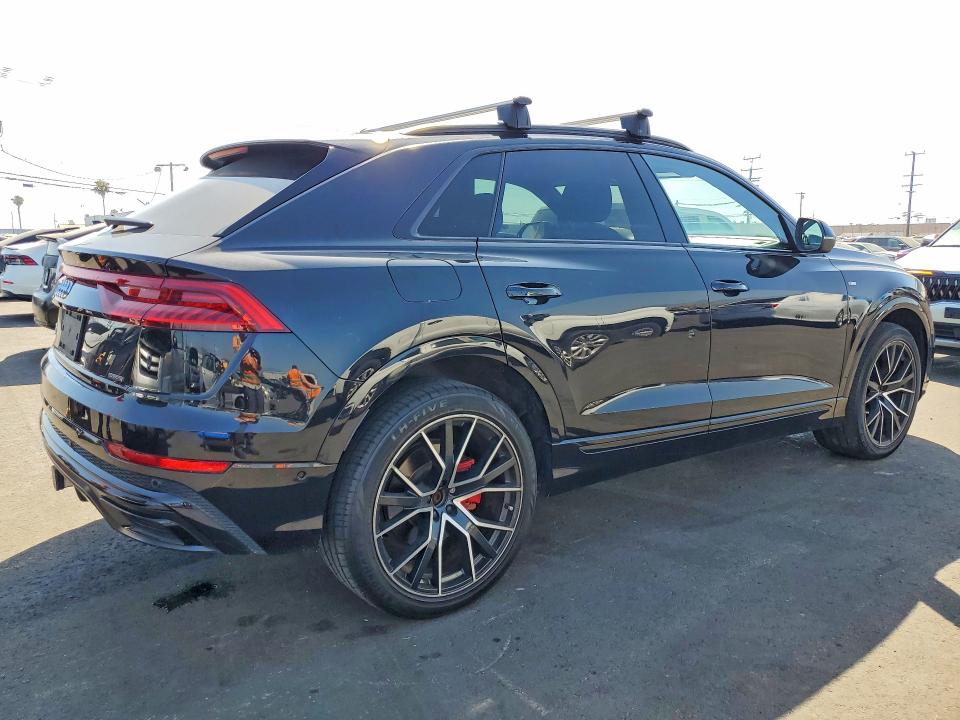 54263146 :رقم المزاد ، WA1EVAF12KD040521 vin ، 2019 Audi Q8 مزاد بيع