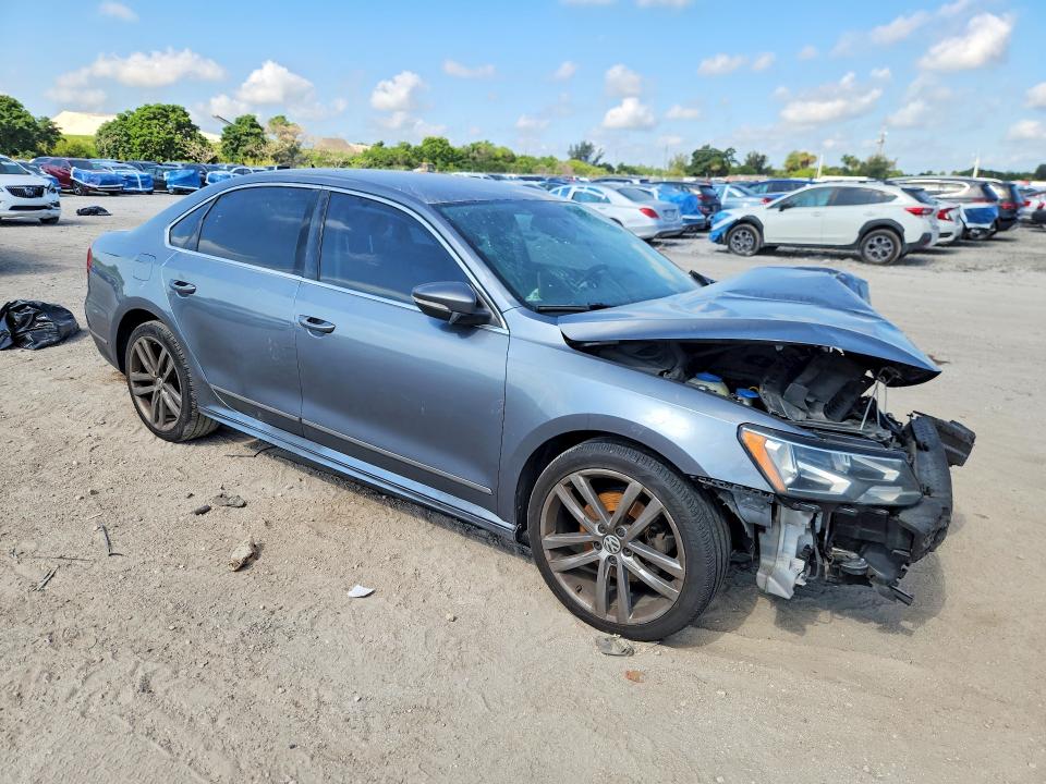 51141626 :رقم المزاد ، 1VWAS7A36GC063691 vin ، 2016 Volkswagen Passat مزاد بيع