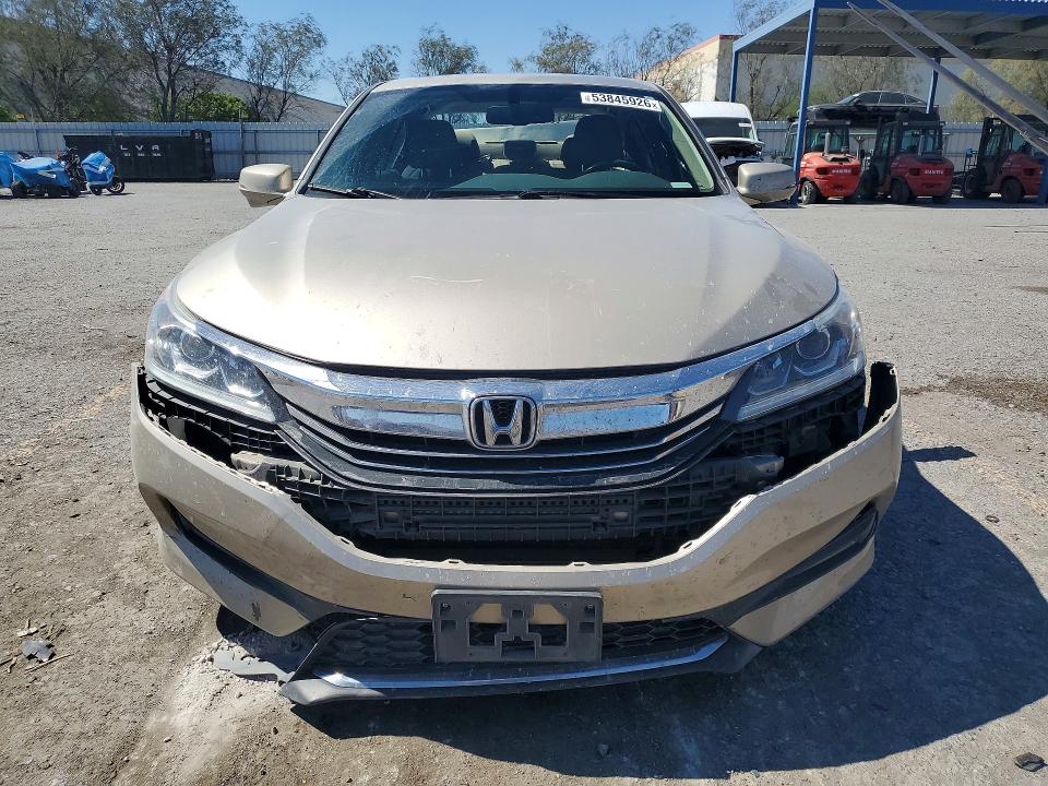 53845926 :رقم المزاد ، 1HGCR3F80HA038711 vin ، 2017 Honda Accord مزاد بيع