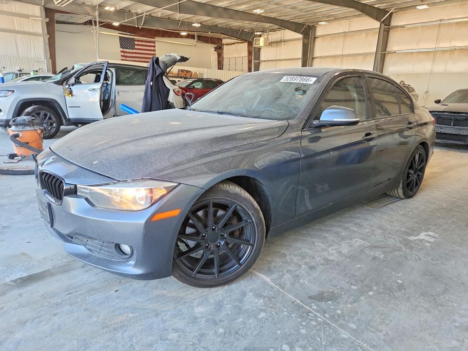 52897866 :رقم المزاد ، WBA3C3C55EK200443 vin ، 2014 Bmw 320 مزاد بيع