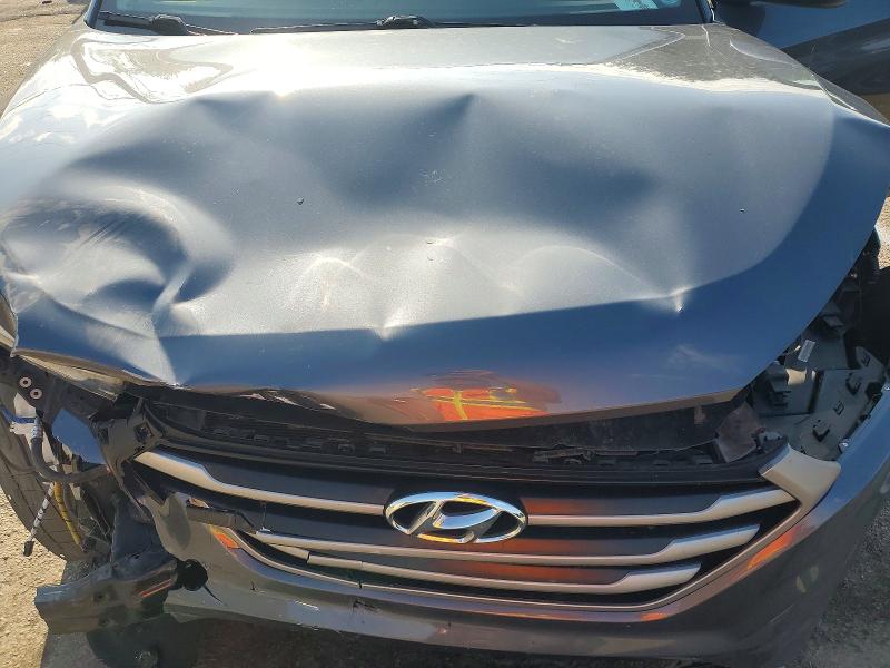 53974246 :رقم المزاد ، KM8J33A24JU784105 vin ، 2018 Hyundai Tucson مزاد بيع