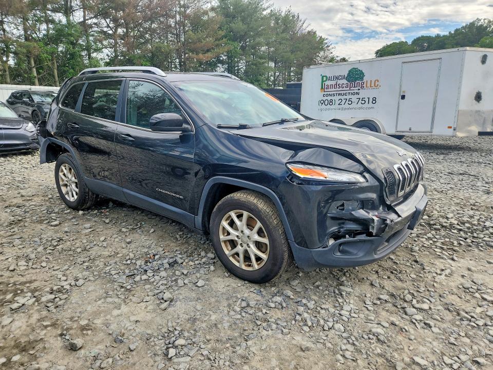 54895026 :رقم المزاد ، 1C4PJMCS3FW557684 vin ، 2015 Jeep Cherokee مزاد بيع