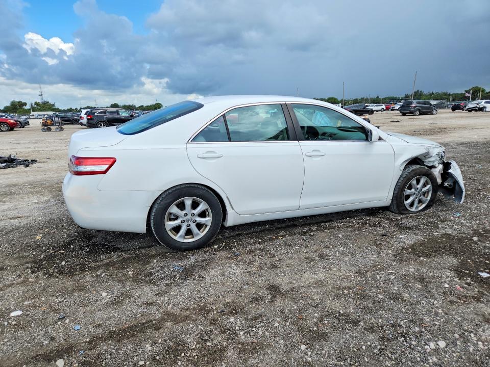 53739786 :رقم المزاد ، 4T1BF3EK0BU673882 vin ، 2011 Toyota Camry مزاد بيع