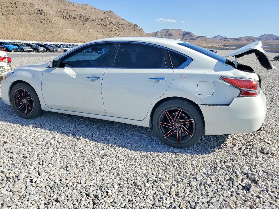 Auction sale of the 2015 Nissan Altima, vin: 1N4AL3AP9FN896633, lot number: 53430456
