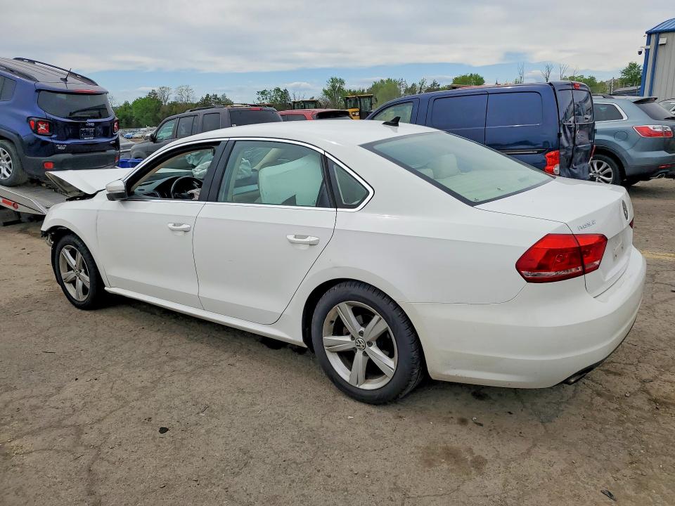 53026136 :رقم المزاد ، 1VWBP7A30DC063591 vin ، 2013 Volkswagen Passat مزاد بيع