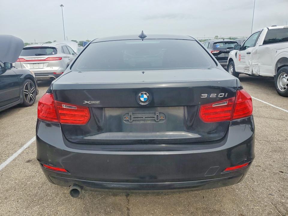 54678506 :رقم المزاد ، WBA3C3C54FK201164 vin ، 2015 Bmw 320 مزاد بيع