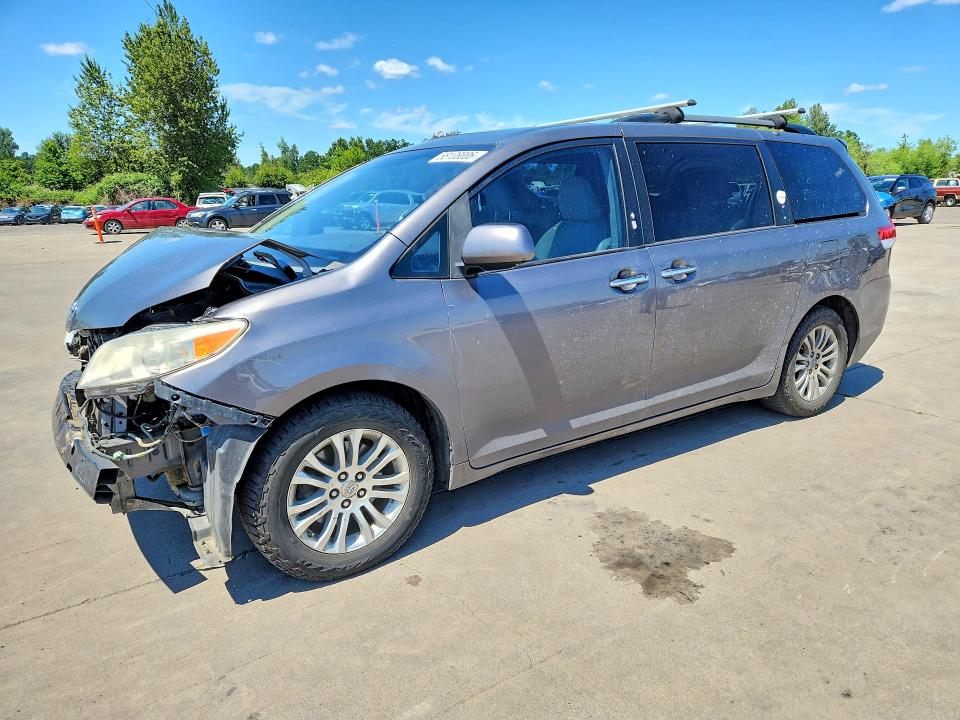 Aukcja sprzedaży 2011 Toyota Sienna, vin: 5TDYK3DC1BS117623, numer aukcji: 55108006