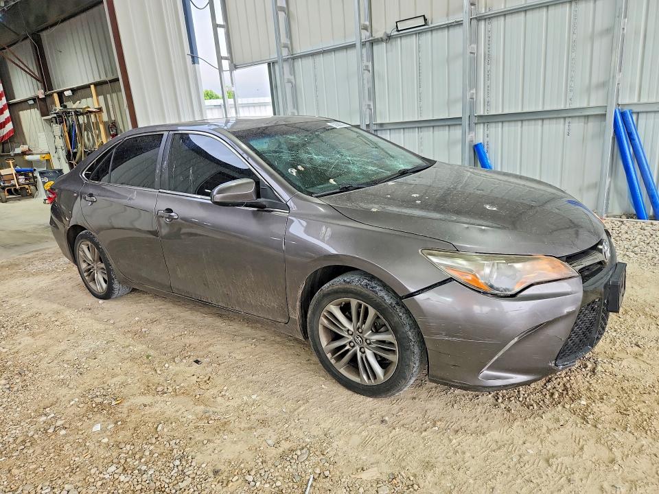 52680316 :رقم المزاد ، 4T1BF1FK6HU375574 vin ، 2017 Toyota Camry مزاد بيع