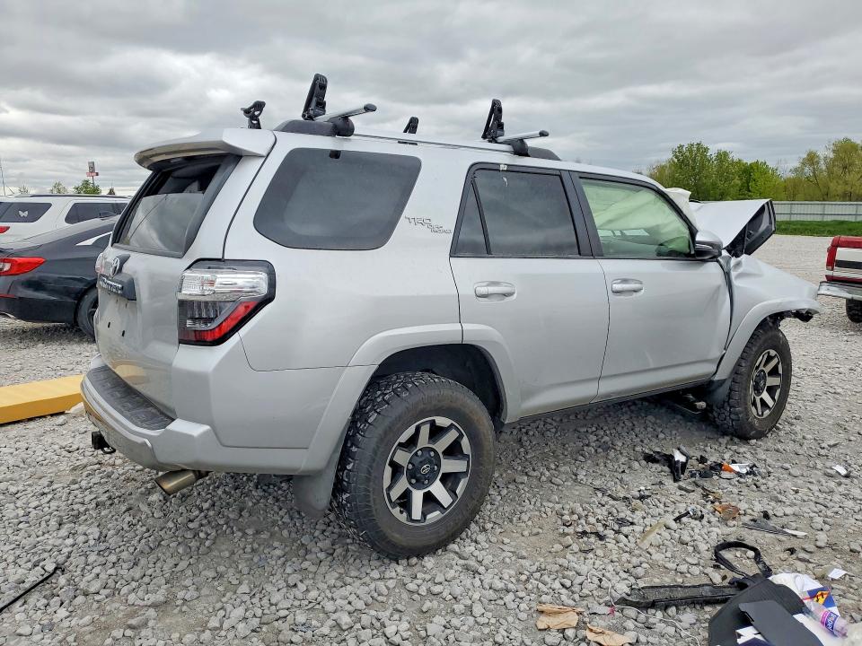 52546136 :رقم المزاد ، JTEBU5JR7H5424888 vin ، 2017 Toyota 4runner مزاد بيع