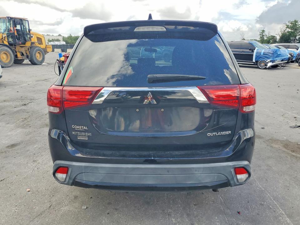 Продаж на аукціоні авто 2018 Mitsubishi Outlander, vin: JA4AD3A31JZ069872, номер лоту: 54881216