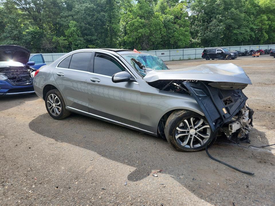 2015 Mercedes-benz C მანქანა იყიდება აუქციონზე, vin: 55SWF4KB0FU033619, აუქციონის ნომერი: 52782406