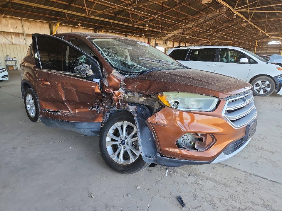 55094796 :رقم المزاد ، 1FMCU9GDXHUD91933 vin ، 2017 Ford Escape مزاد بيع