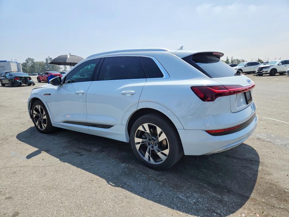 Продажа на аукционе авто 2022 Audi E-tron, vin: WA1AAAGE9NB024506, номер лота: 51901576